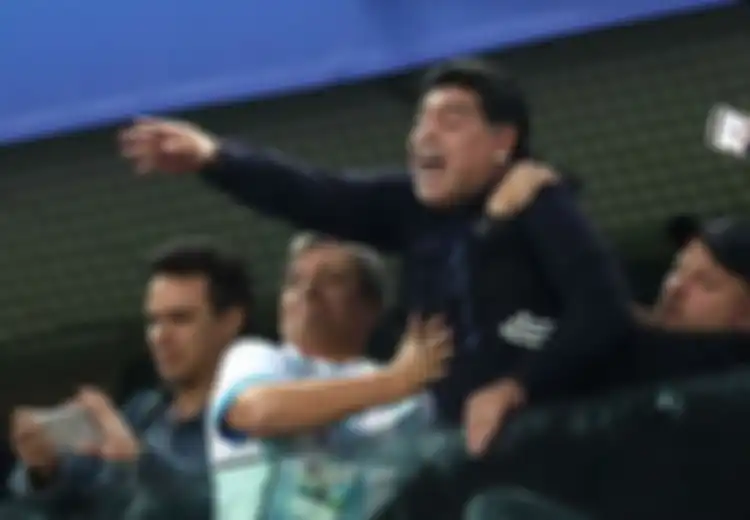 Begini Pengakuan FIFA yang Geram dengan Kekonyolan Maradona Saat Menonton Piala Dunia 2018 Rusia