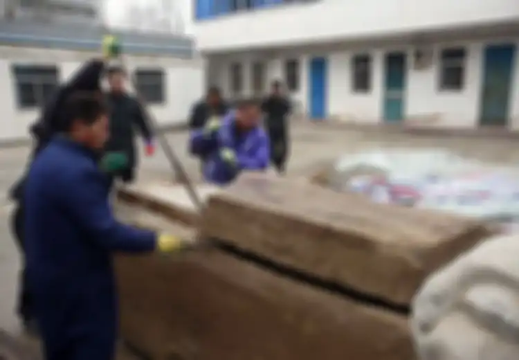 Dikira Sebatang Kayu, Rupanya Benda Tersebut Makam Kuno Berusia 700 Tahun, Isinya Masih Utuh Lho!