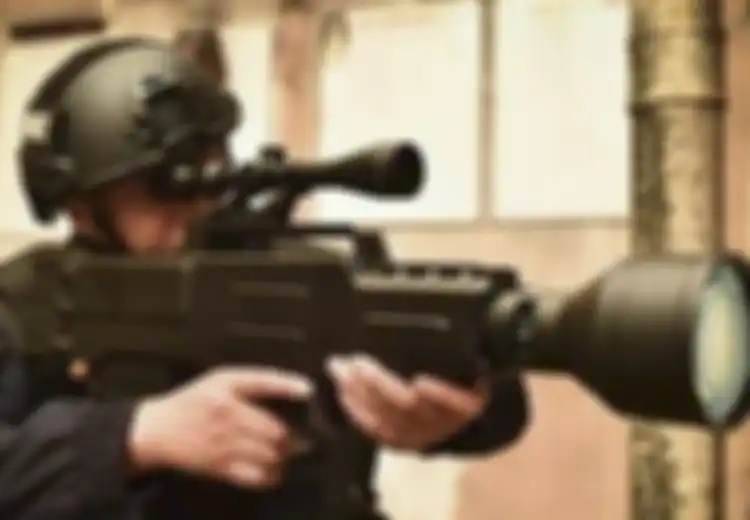 Kalahkan Amerika, China Ciptakan Senapan 'AK-47 Laser' ala Star Wars yang Dapat Bakar Sasaran Sejauh 1 Km
