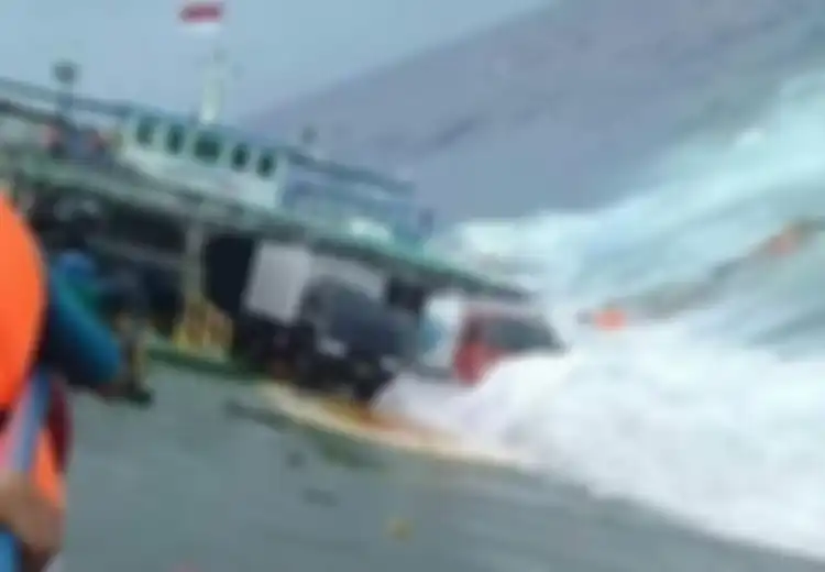 Kapal Feri KM Lestari Maju Tenggelam di Selayar, 4 Penumpang Tewas