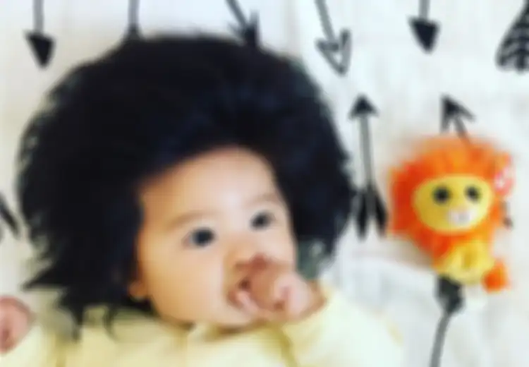 Usianya Baru 6 Bulan, Tapi Bayi Kecil Ini Sudah Punya Rambut yang Luar Biasa Tebal