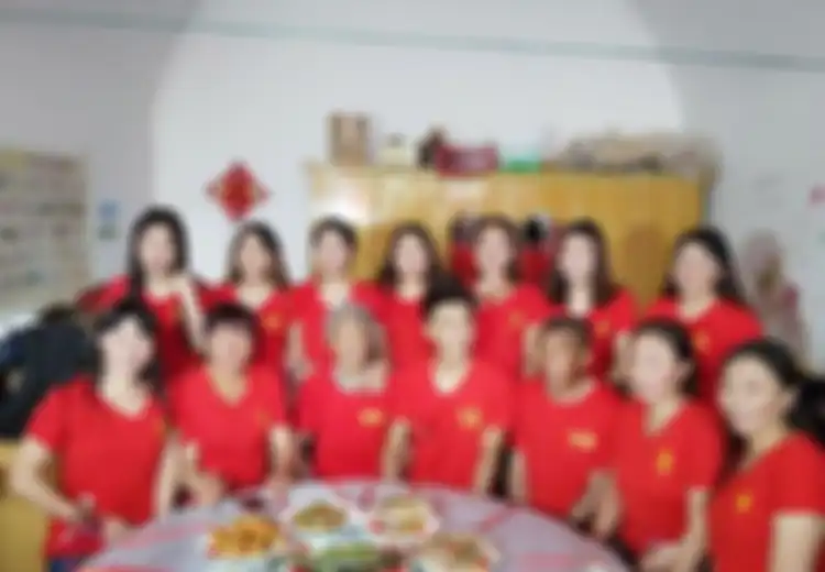 Sudah Punya 11 Anak Perempuan, Pasangan Ini Baru Berhenti Punya Anak Setelah Anak Laki-lakinya Lahir