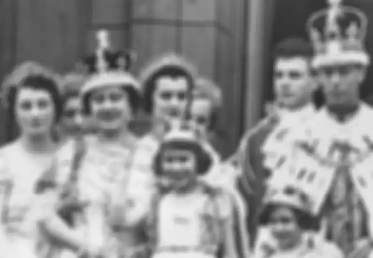 Lucu, Raja Inggris Sembunyikan Mahkotanya yang Sangat Mahal di Kaleng Biskuit Agar Tak Dirampas NAZI