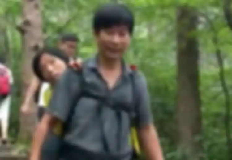 Untuk Bikin Bahagia Istrinya yang Cacat si Suami Menggendongnya Keliling China, Cinta yang Menggetarkan Jiwa