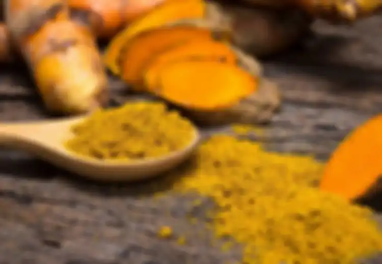 Punya Kulit Berminyak? 3 Masker Kunyit Gampang Dibuat Ini Siap Mengatasinya