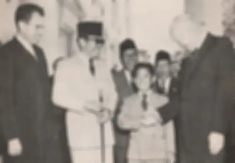 Harapan Bung Karno Kalau Bendera Pusaka Sudah Terlalu Usang dan Tidak Bisa Dikibarkan Lagi