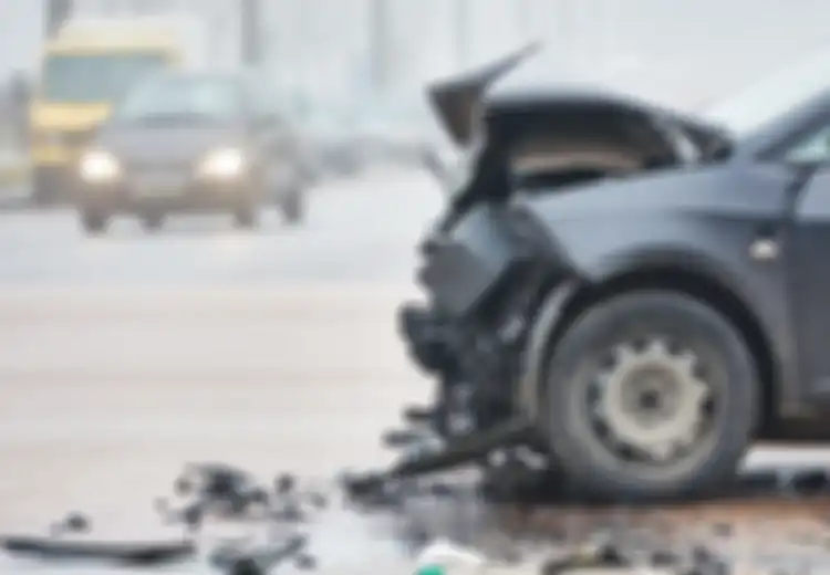 Nekat, Bocah 12 Tahun Ini Mencuri Mobil Ibunya dan Menabrak Seorang Polisi