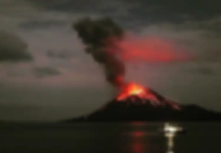 Erupsi, Status Gunung Anak Krakatau Naik Jadi Waspada, Tapi Belum Bahayakan Warga dan Penerbangan