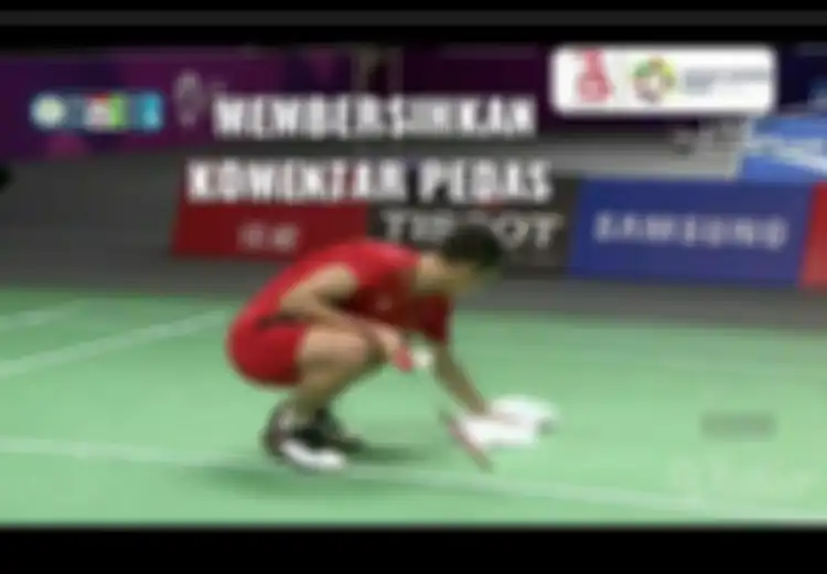 Aksi Jojo Ngepel Lapangan Tak Hanya Berbuah Kartu Kuning Tapi Juga Meme-meme Kocak
