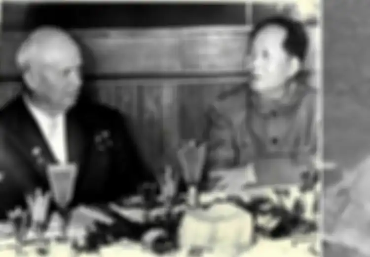 Melakukan Pertemuan Sambil Berenang, Cara Konyol Mantan Presiden China Memperlakukan PM Uni Soviet