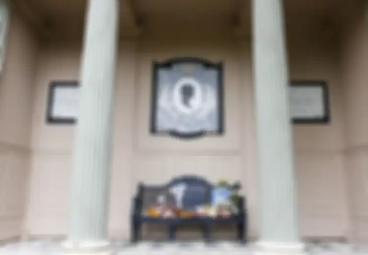 (Foto) Makam Putri Diana Terungkap, 21 Tahun Setelah Kematiannya