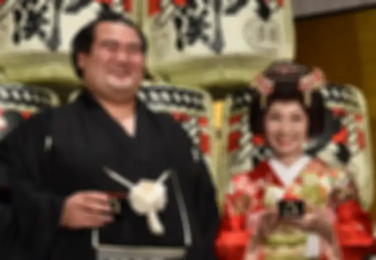 Identik dengan Hidup Mewah dan Punya Istri Cantik, Ternyata Begini Kehidupan Asli para Pesumo