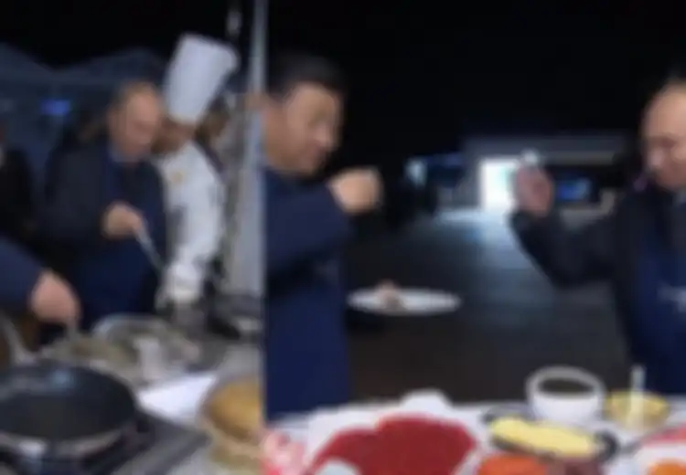 Potret 'Bromance' Vladimir Putin dan Xi Jinping, Masak Pancake Rusia Bareng