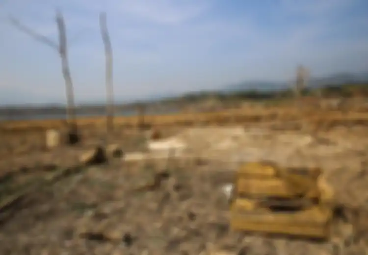 (Foto) Desa yang Dulu Hilang Terendam Waduk Jatigede Ini Kembali Muncul, Bangunan dan Pemakaman Masih Jelas Terlihat