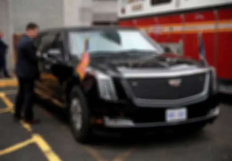 Kecanggihan Mobil Dinas Baru Donald Trump Seharga Rp235, Dilengkapi Kulkas Penuh Stok Darahnya