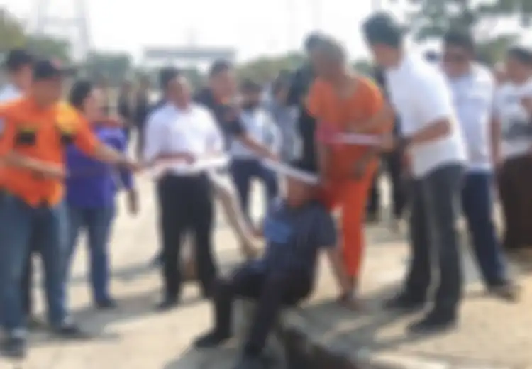 Sempat Ingin Selamatkan Haringga, Penjual Bakso di Stadion GLBA Malah Jatuh dan Pingsan