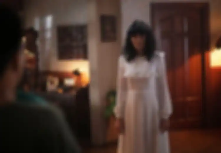 Ketika Luna Maya Kunjungi Kamar Mistis Suzzanna, Bagaimana Rasanya?
