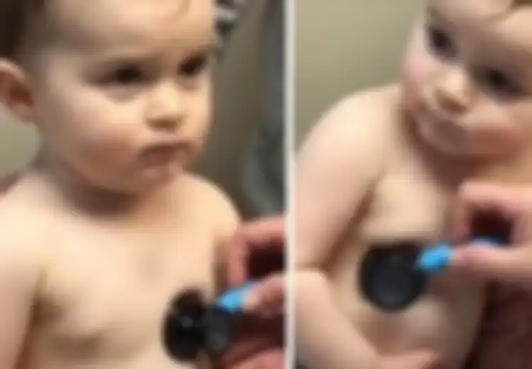 Diperiksa oleh Perawat yang Ramah, Bayi Laki-Laki Lucu Ini Lakukan Hal yang Tak Terduga