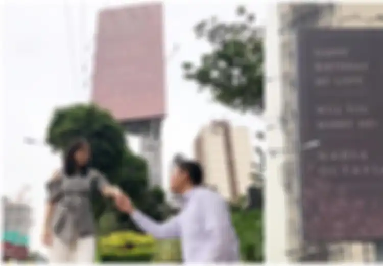Presenter Metro TV Dilamar dengan Baliho Besar, Pria India Ini Pakai Cara Sama untuk Minta Maaf kepada Pacarnya tapi Berakhir Pilu