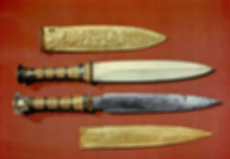 Indahnya! Terungkap Misteri Belati yang Indah Milik Firaun Tutankhamun yang Ditemukan dalam Muminya, Gagangnya Terbuat dari Emas Berbutir dengan Hiasan Batu Kristal, Namun Tidak Dibuat di Mesir