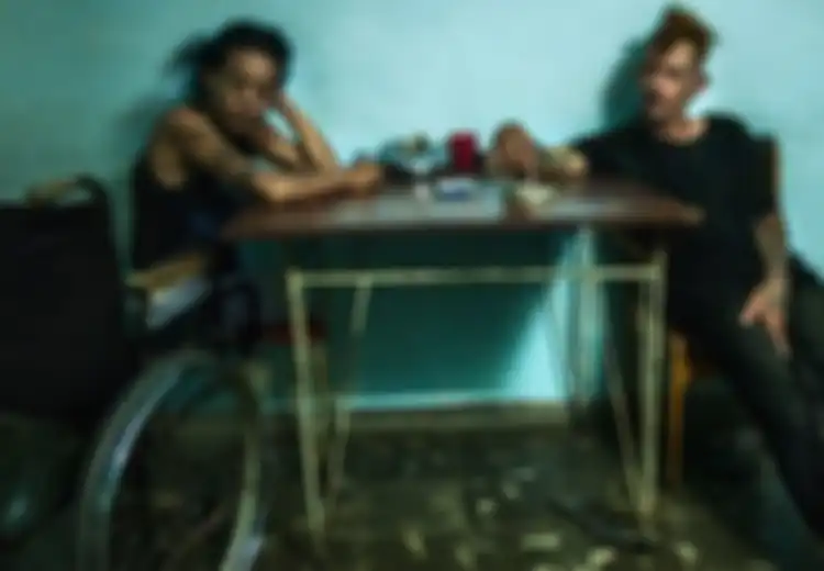 Hari AIDS Sedunia: Saat Sekelompok Punk Sengaja Suntikkan Virus HIV ke Tubuh Sendiri Demi Kedamaian dan Surga