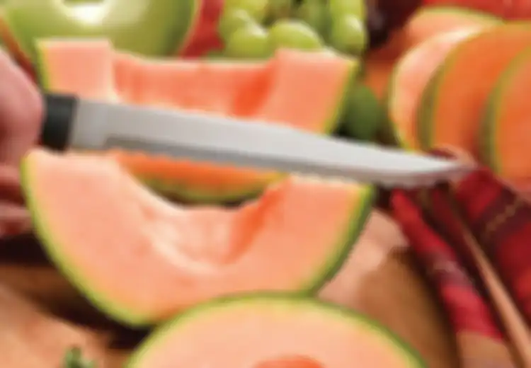 Selama Ini Anda Salah! Ini Cara Tepat Memotong Buah Agar Nutrisinya Tidak Hilang
