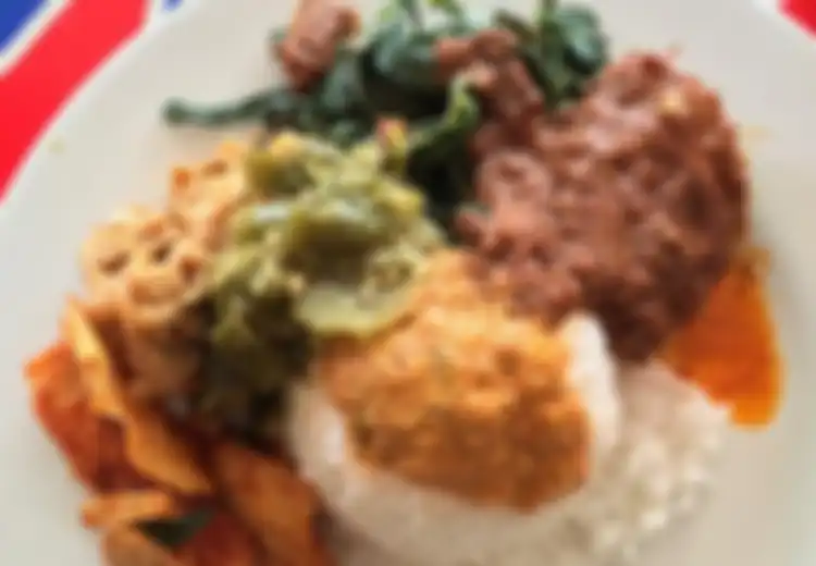 Sedang Diet Tapi Tergoda Nasi Padang? Lakukan Ini Agar Diet Anda Tak Terganggu