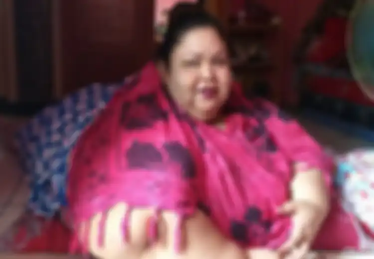 Dengan Berat Badan Lebih dari 300 Kg, Titin Hanya Bisa Terbaring di Kontrakannya, Suaminya Tak Kunjung Bisa Dihubungi