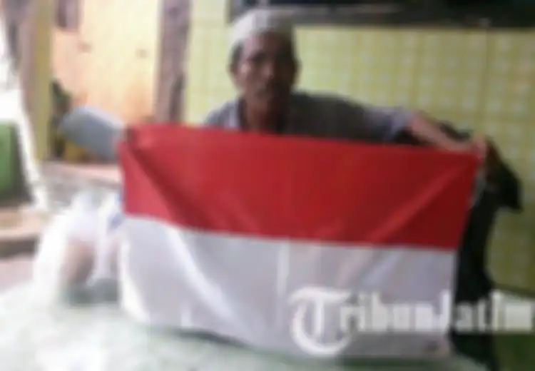 Kisah Aminudin, Sembuh dari Lumpuh, Langsung Berjalan Sejauh 2.961 Km Demi Mencium Kaki Ibunya