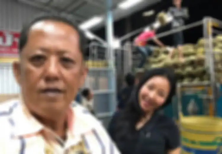 Siapa yang Mau Daftar? Juragan Durian Ini Lagi Cari Calon Menantu, Janjikan Beri Uang Rp4,4 Miliar, 1 Rumah, dan 10 Mobil untuk Pria yang Mau Nikahi Anak Gadisnya, Tapi Ini Syaratnya!