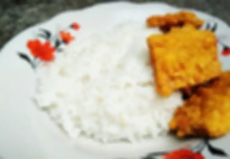 Ternyata Tubuh Anda Akan Alami Hal Ini Jika Tiap Hari Makan Nasi dan Tempe, Baik atau Buruk Sih?