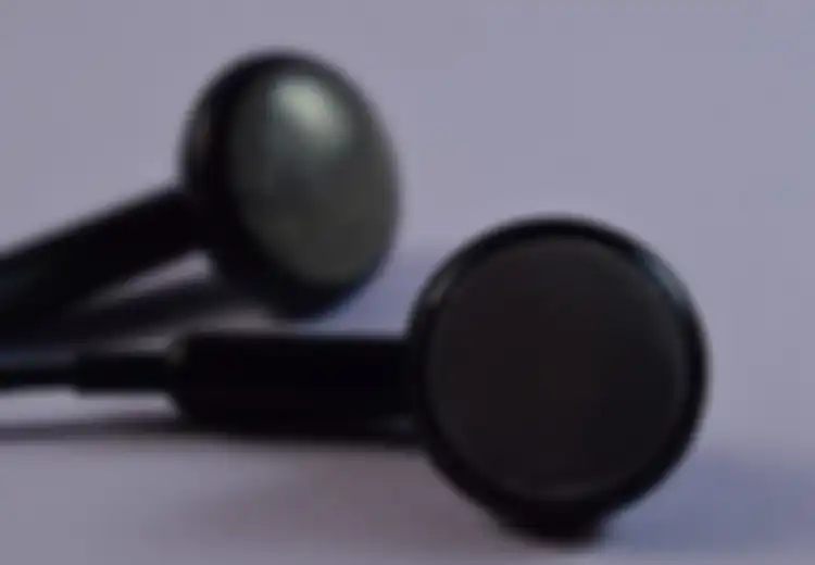 Kasus Remaja Meninggal Karena Sering Main Game Gunakan Headset: Ini Bahaya Terlalu Sering Gunakan Headset, Salah Satunya Stroke Telinga