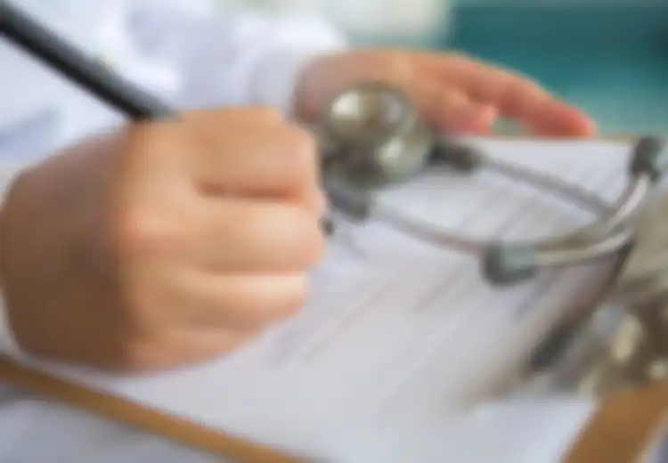 Pernah Bertanya Mengapa Tulisan Tangan Dokter Sulit Dibaca? Ini Alasannya!