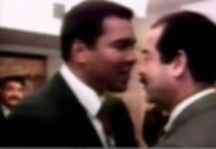 Kisah Muhammad Ali  datang ke Irak Temui Saddam Husein Demi Bebaskan 15 Sandera