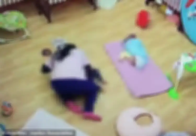 Terus-terusan Menangis saat Tidur Siang, Bayi Ini Ditindih Pengasuhnya Hingga Tewas
