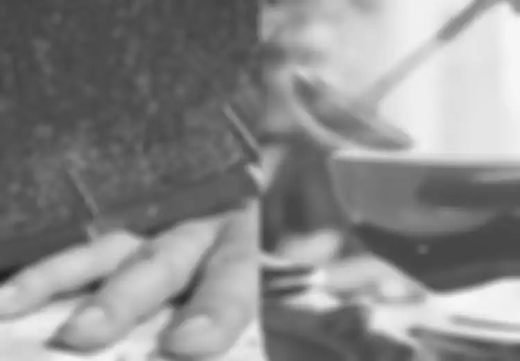 Ini 6 Tradisi Menyeramkan Beberapa Suku di Dunia, Termasuk Jepit Kepala Bayi hingga Makan Abu Orang Mati