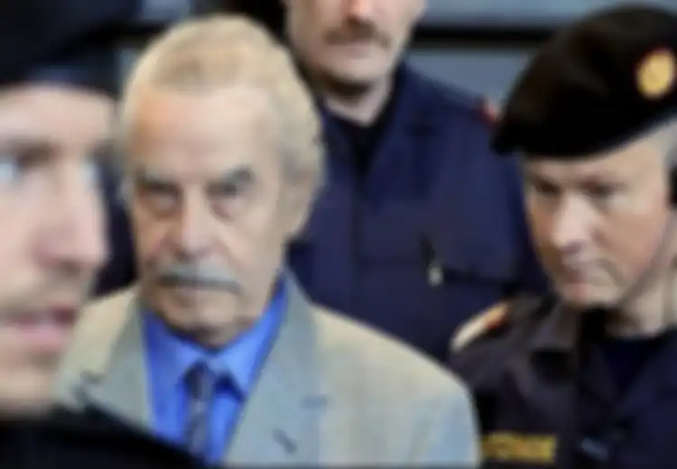 Josef Fritzl, Seorang Ayah yang Tega Menyekap Putrinya Sendiri selama 24 Tahun hingga Lahirkan 7 Anak yang Sekaligus Menjadi Cucunya