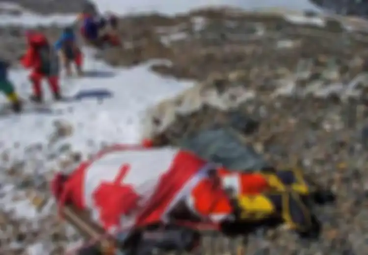 Penyakit Kuno nan Mematikan Mengancam Manusia Seiring Mencairnya Es Everest yang Memicu Munculnya Jasad-jasad Pendaki ke Permukaan