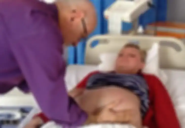 (Video) Hanya Dalam 2 Menit, Dokter Ini Bisa Betulkan Posisi Bayi Sungsang, Nyaris Tanpa Rasa Sakit
