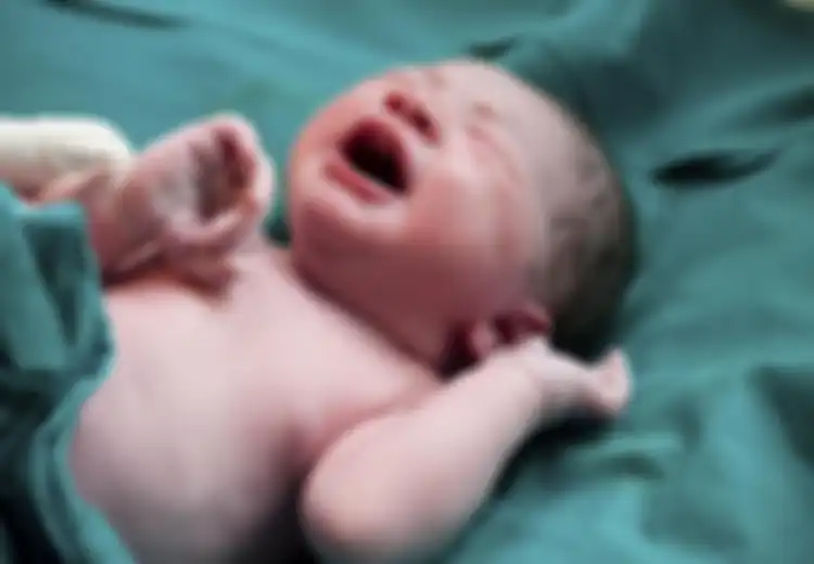 Sangat Beruntung, Lahir di Kereta, Bayi Perempuan Ini Bisa Bepergian Gratis Dengan Kereta Selama 25 Tahun