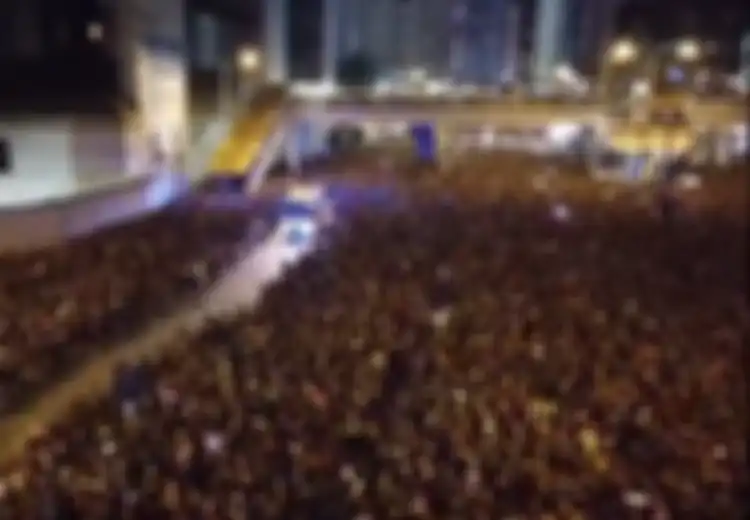 (Video) Ketika Lautan Massa yang Demo di Hong Kong ‘Terbelah Dua’ Saat Ambulans Lewat