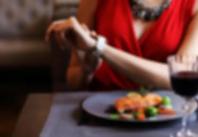 Hati-hati, Ini 6 Risiko Makan Malam Terlalu Larut, dari Tak Hanya Pengaruhi Berat Badan Tapi Juga Daya Ingat