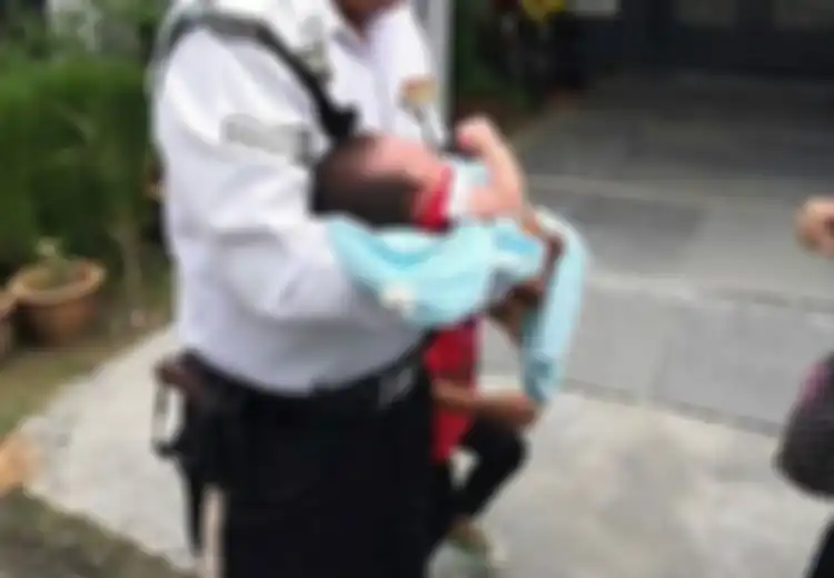 Nekat Kendarai Motor Bonceng 5, Keluarga Ini Tidak Didenda atau Dihukum, Polisi Justru Lakukan Hal Mengharukan