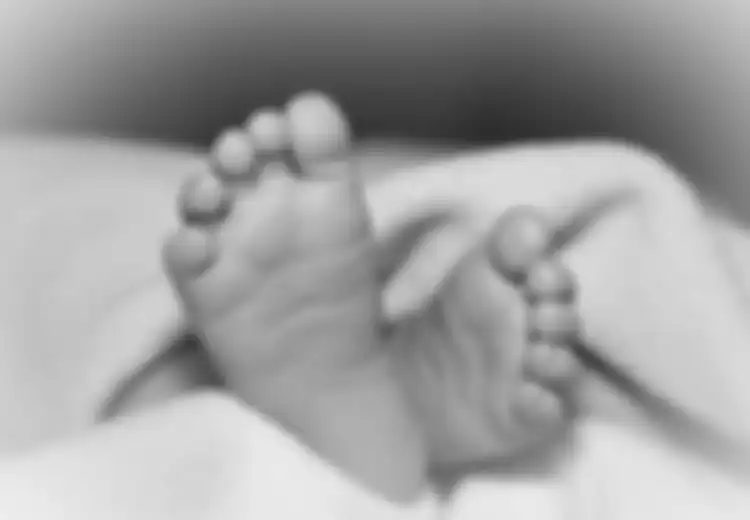 Bayi 22 Bulan 'Tewas Perlahan' Setelah Disiksa Pacar Ibunya Hingga Ususnya Pecah, Sementara Ibunya Diam Saja