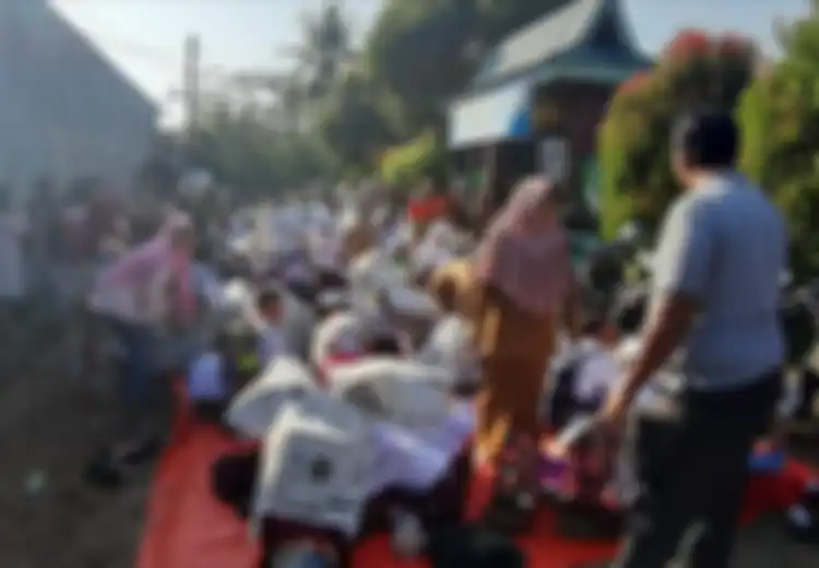 Sekolah Disegel Ahli Waris, Ratusan Siswa SD di Bengkulu Terpaksa Belajar di Jalan, Bermodal Terpal dan Koran