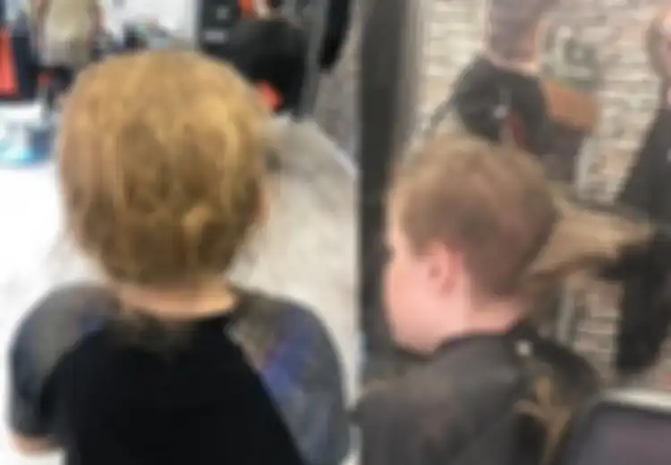 Saking Takutnya, Remaja Ini Baru Mau Potong Rambut Setelah 14 Tahun, Lihat Perubahannya!
