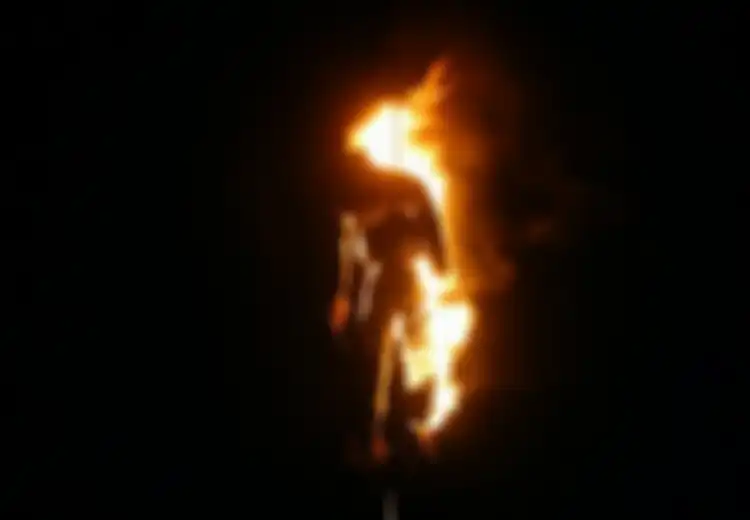 Muak Diperlakukan Sebagai Tersangka oleh Polisi, Korban Perkosaan Ini Nekat Bakar Dirinya Sendiri di Kantor Polisi