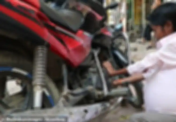 Belasan Tahun Lamanya, Perut Mekanik Sepeda Ini Menggelembung dan Semakin Besar Karena Kondisi Misterius, Bahkan Dokter Tak Bisa Mendiagnosis Penyakitnya