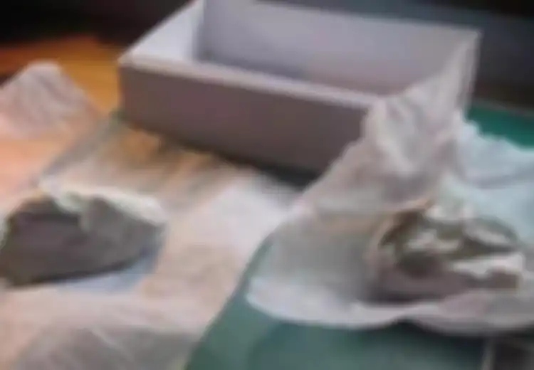 Biasanya Langsung Dibuang, Siapa Sangka Gumpalan Kertas Pengganjal Sepatu Ini Memiliki Banyak Manfaat Tak Terduga