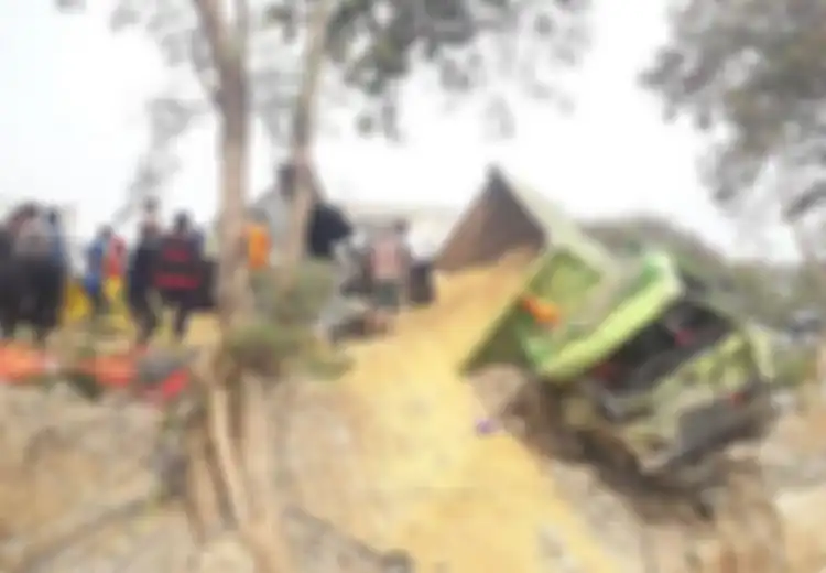 'Salah Sedikit Truk Saya Terjun ke Jurang', Kisah Korban Kecelakaan Tol Cipularang Nekat Gelantungan di Atap Mobil dan Gendong Suami yang Luka Parah